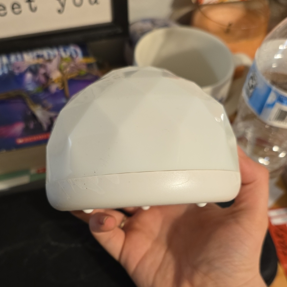 White Geometric Air Fuser